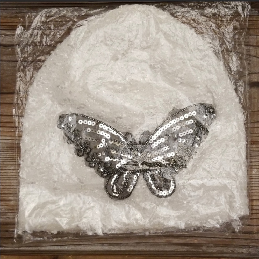 SEQUIN BUTTERFLY CAP
(NWT) Originally $18